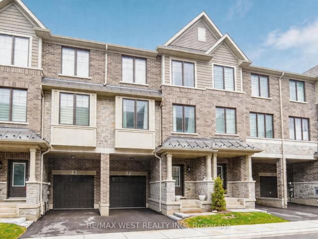 7 Folcroft Street W, Brampton | 3Beds/3Bath, Townhouse, $755,000 | Condos. Ca