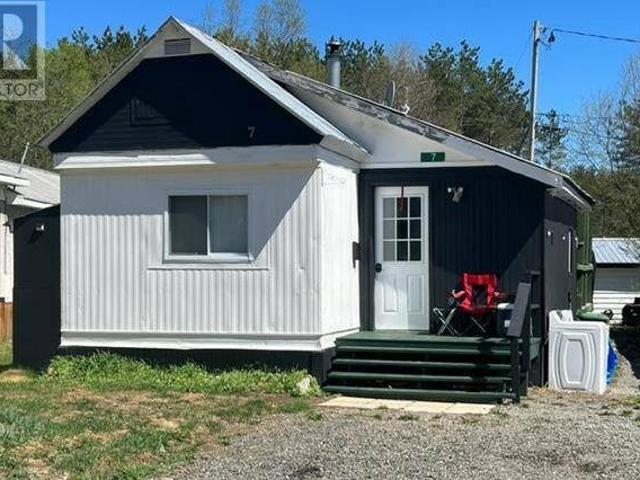 7 Forest AVE Heyden Ontario