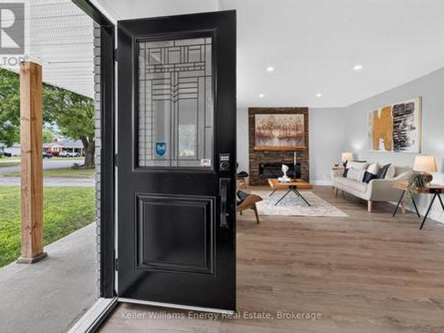 7 Glenarden Crescent, Belleville Ward, ON, K8P 2B9 house for sale | Listing ID X13596 | Royal LePage