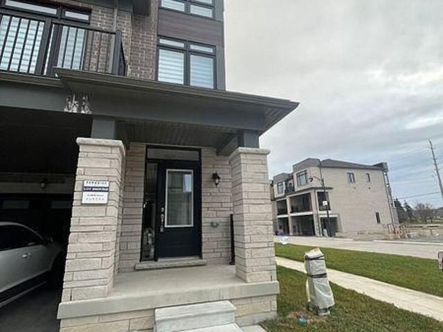 7 Griffith Street W, Aurora | For Rent @ $3,800 | Condos. Ca