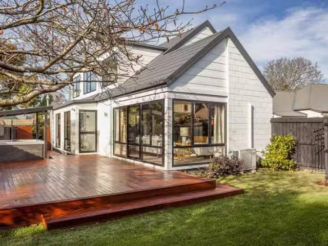 7 Harrods Court, Fendalton, Christchurch City For Sale