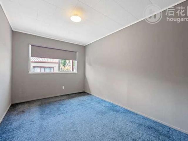 7 Helleur Road, Massey, Waitakere City