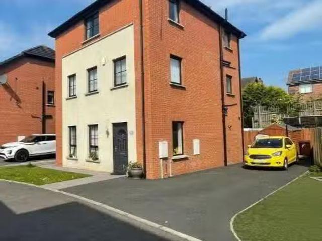 7 Highgrove Green