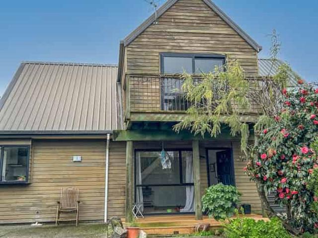 7 James Dr, Diamond Harbour, Banks Peninsula