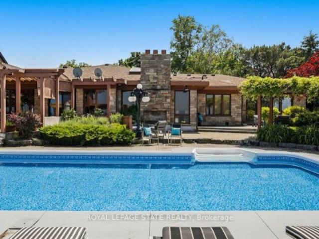 7 Lakegate Drive, Hamilton, ON, L8E 3T7 Luxury House for sale | Listing ID X13433 | Royal LePage Carriage Trade Luxury Properties