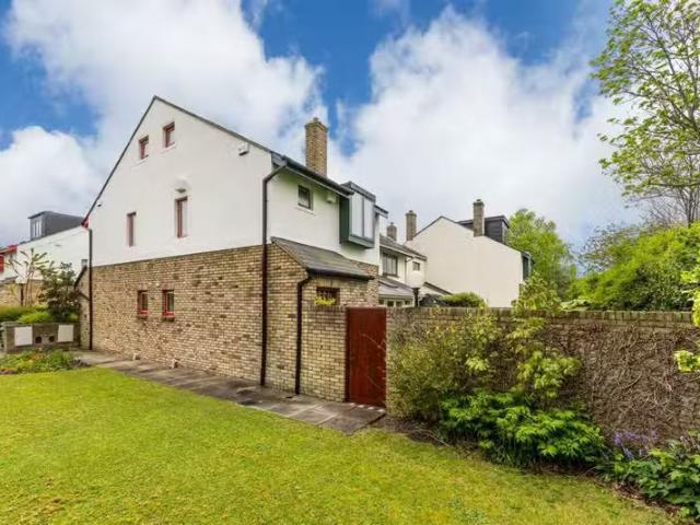 7 Lambourne Village, Kincora Grove, Clontarf, Dublin 3, County.