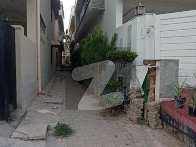 7 like that brand Gali corner house for sale FGEHA sector G13/2 islambad nearly Kashmir highway