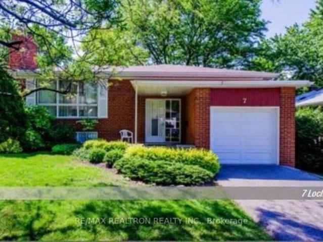 7 Lochinvar Crescent