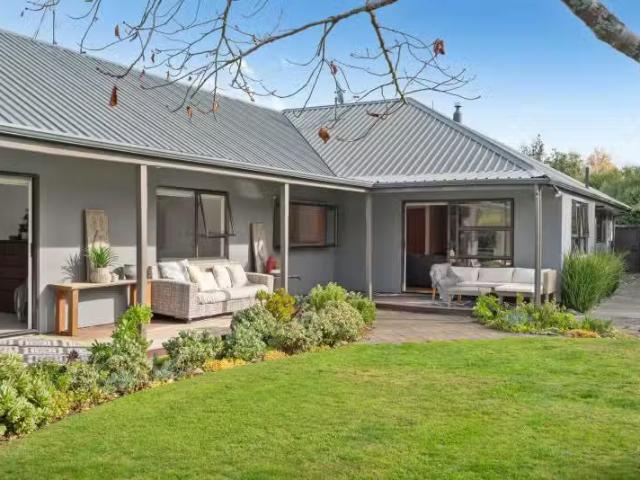 7 Loasby Place, Greytown, South Wairarapa