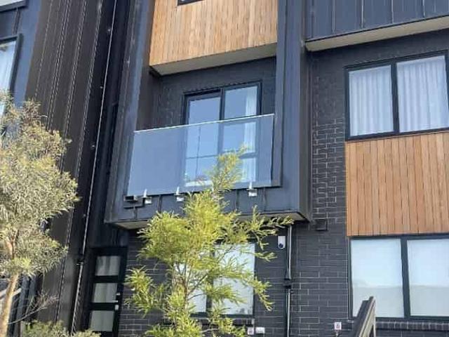 7 Longshore Drive, Long Bay, North Shore City