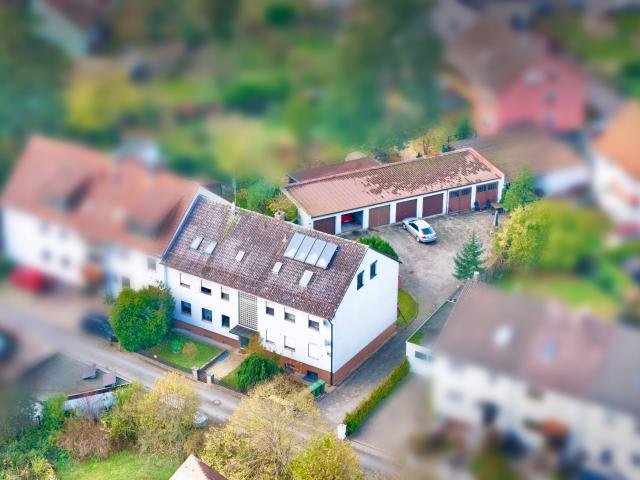 7 Parteienhaus mit Garagenhof auf großzügigem Anwesen in naturnaher Lage von Zirndorf