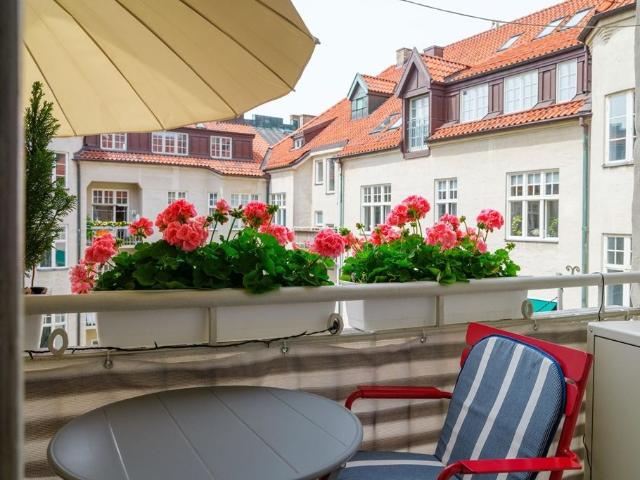 7 rum och kök. Badrum med badkar och dusch 216 m² 31 070 kr
