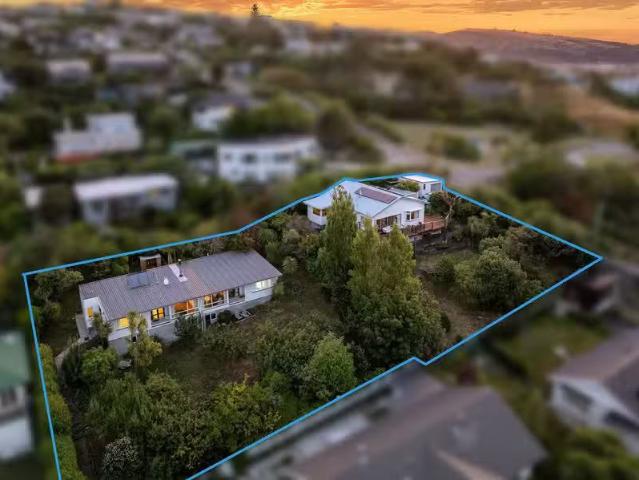 7 Rangatira Terrace, Mount Pleasant, NZ 8081 House for Sale