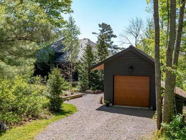 7 Rice Street, Seguin, ON, P0C 1J0 Luxury House for sale | Listing ID X13416 | Royal LePage Carriage Trade Luxury Properties