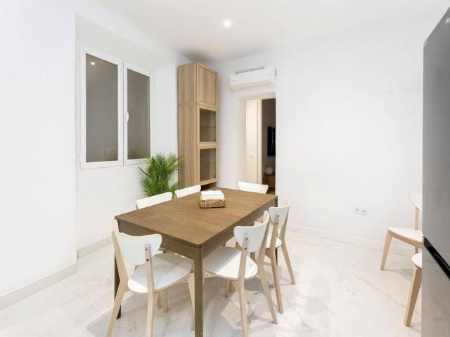 6 room luxury Flat for rent in Granada, Spain