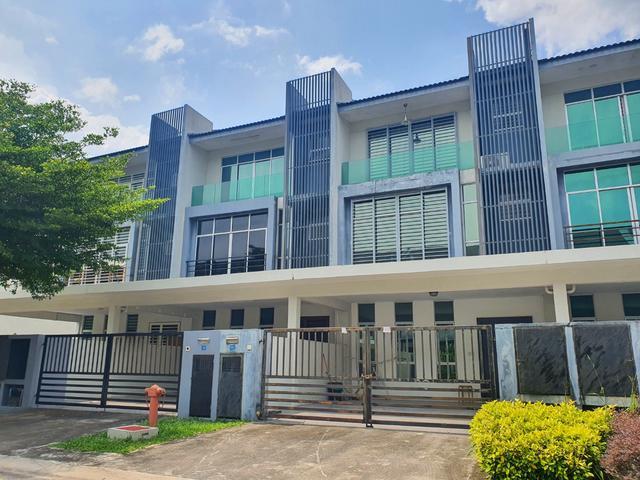 7 Rooms 7 Bathrooms 3 sty House Bangi Avenue Kajang