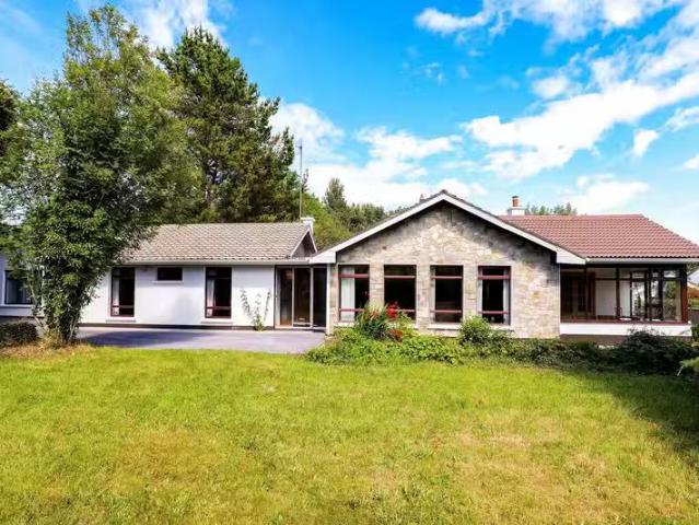 7 Roscam Park, Roscam, Galway, H91EKR3 is for sale