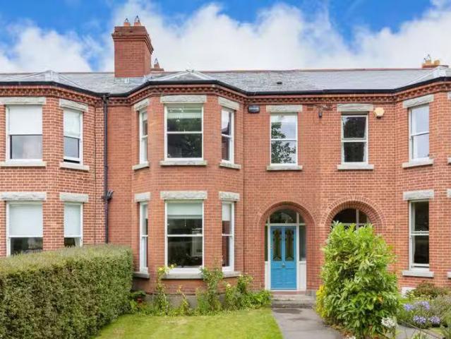7 St Johns Road, Sandymount, Dublin 4, D04WP90 is for sale