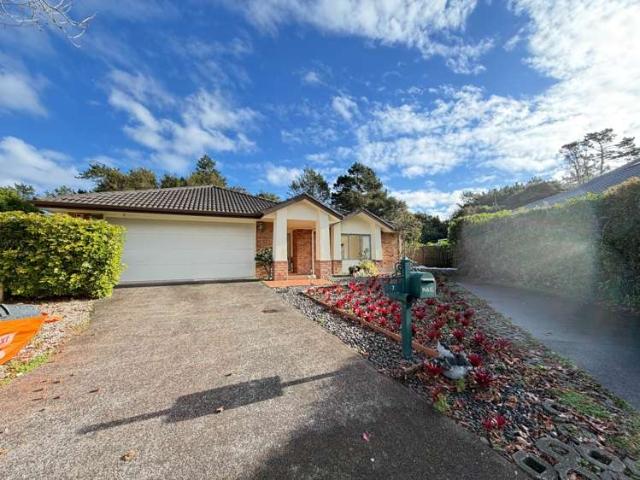 7 Sucklings Lane, Albany, North Shore City