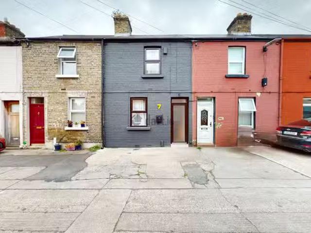 7 Saint Joseph's Place, Prussia Street, Stoneybatter, Dublin 7.