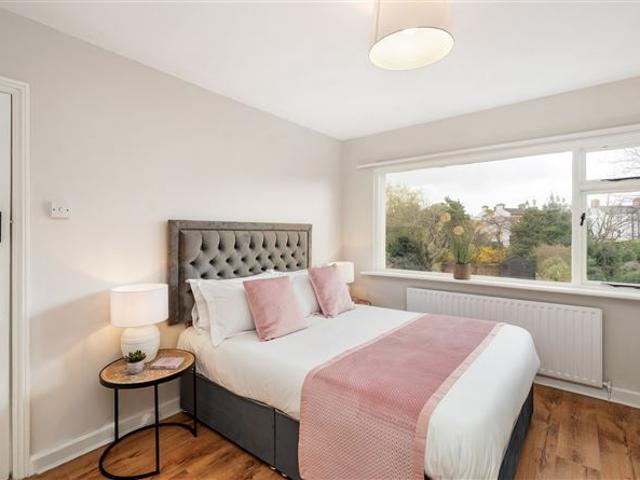 1,150,000 | 7 Sandymount Castle Drive, Sandymount, Dublin 4 Hunters Estate Agent 4990 MyHome. Ie Residential