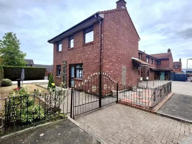 7 Silver Birch Courts