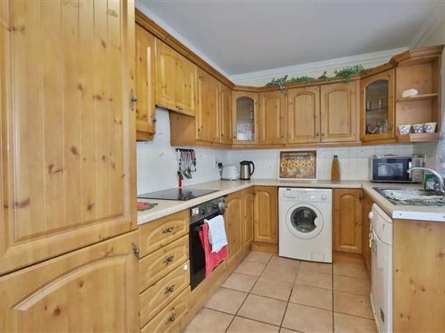 7 Skein Abbey, Kilmessan, Meath Raymond Potterton & Company 4903 MyHome. Ie Residential