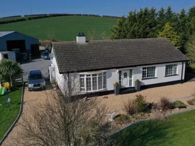 7 Tanvally Road