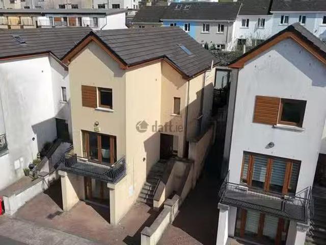 7 The Avenue, Ard Patrick, Co. Cork is for rent