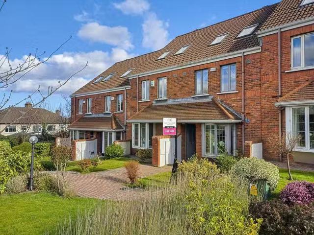 7 The Courtyard, Foxrock Park, Foxrock, Dublin 18, D18R6K6 is.