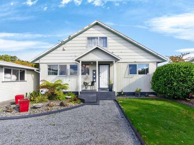 7 Totara Park Road, Clouston Park, Upper Hutt City