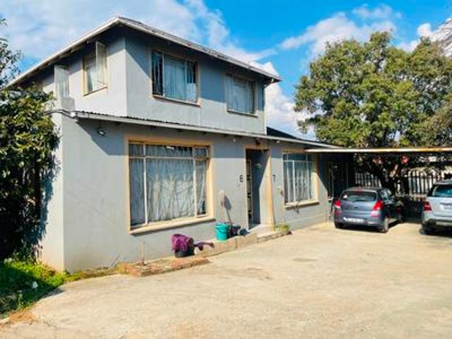 7 unit investment property in primro.