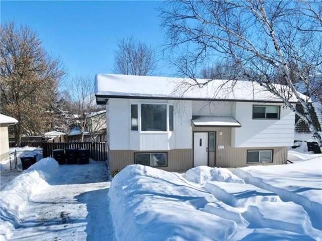 7 Wexford Bay Brandon MB R7B 3K4 For Sale