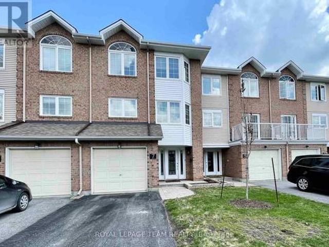 7 Wrenwood Crescent, Ottawa, ON, K2G 5V3 townhouse for sale | Listing ID X12139 | Royal LePage
