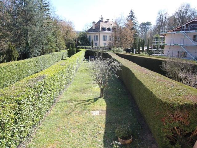 7 Zimmer, 234 m²