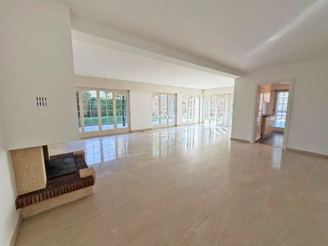 7 Zimmer, 250 m²