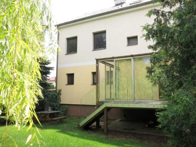 7 Zimmer Familienhaus mit Wintergarten und idyllischem Garten !