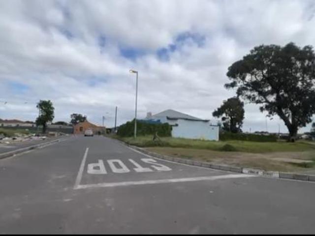 7 000 m² Land available in Uitsig