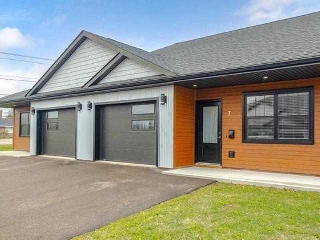 7 19 Muttart Drive, Cornwall, PE, C0A 1H0 townhouse for sale.