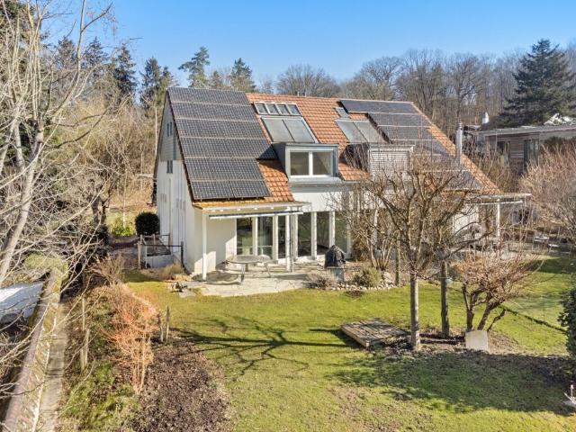 7 1/2 Zimmer Doppel Einfamilienhaus an attraktiver Lage