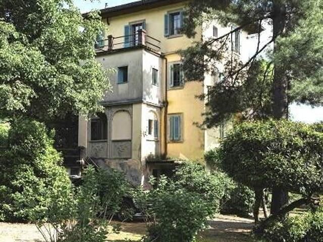 7 1/2 Zimmer Landhaus mit Nebengebäude, Weidland und Wald / casa d'epoca di 7 1/2 locali con atelier, prato e bosco | dreamo. Ch