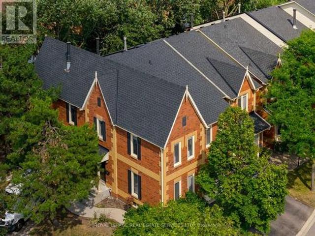 7 2006 Glenada Crescent, Oakville, ON, L6H 5R9 townhouse for sale | Listing ID W13468 | Royal LePage
