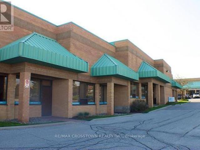 7 4 17 Leslie Street, Newmarket, ON, L3Y 8E1 commercial for lease | Listing ID N12932 | Royal LePage