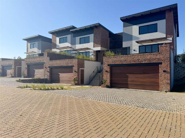 7.4 ha Land available in Hilton
