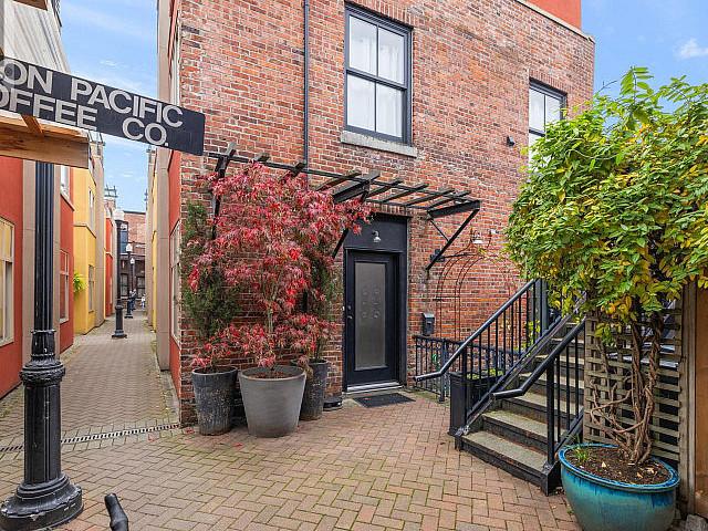 7 532 Fisgard St Victoria, British Columbia