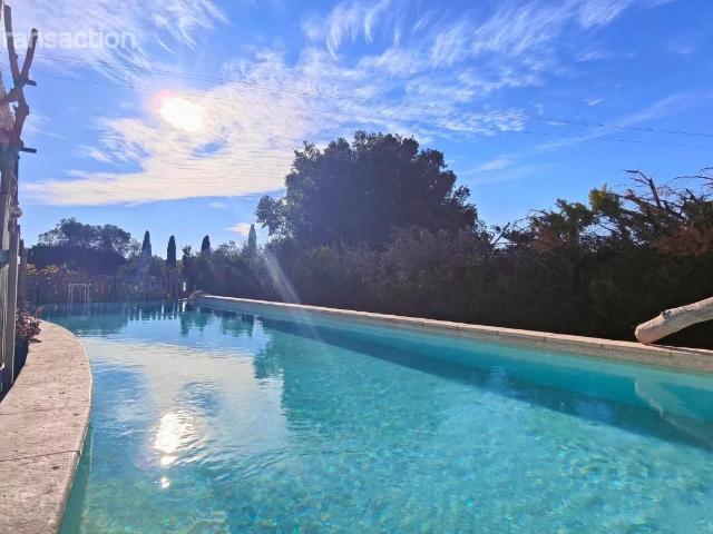 7,5 HA DE VIGNES, 3 LOGEMENTS POSSIBLES ET SALLE ÉVÉNEMENTIELLE