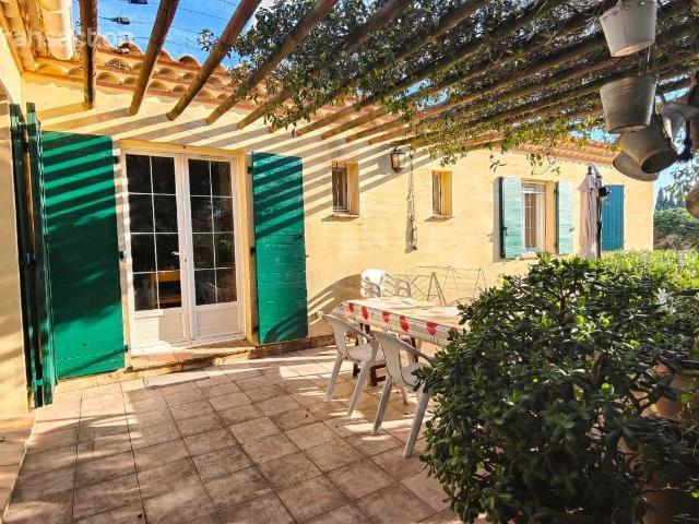 7,5 HA DE VIGNES, 3 LOGEMENTS POSSIBLES ET SALLE ÉVÉNEMENTIELLE