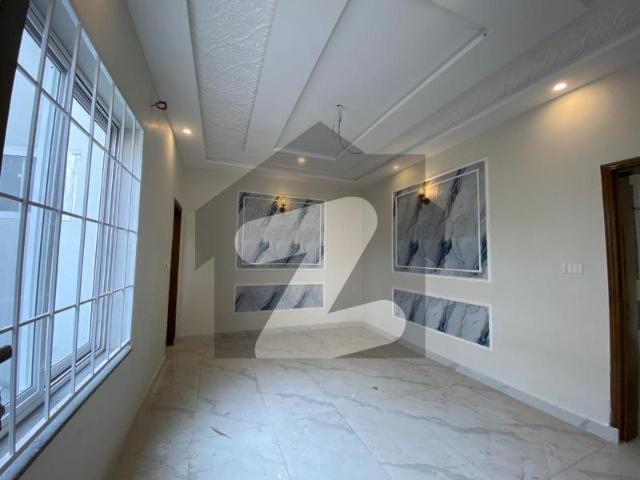 7.5 Marla Brand New Luxury First Shifting Double Story House For Rent In Model Town