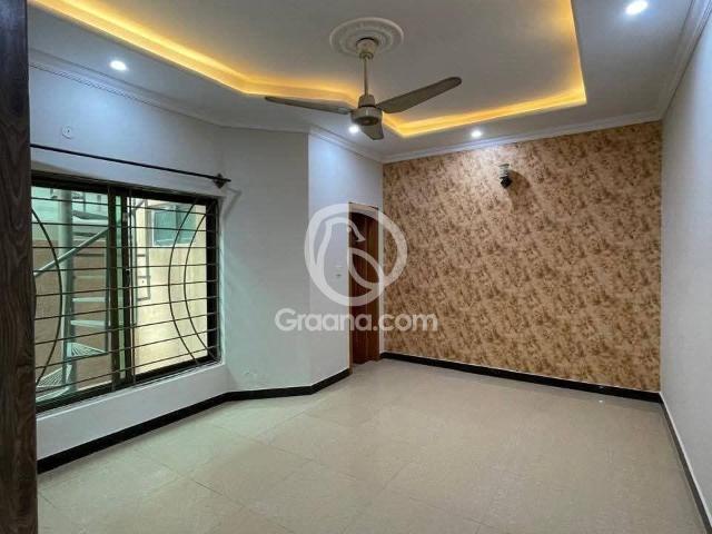 7.5 Marla Upper portion for Rent