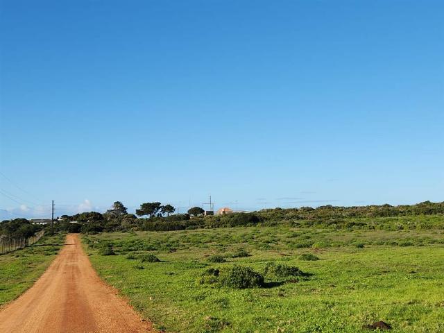 7.6 ha Land available in Stilbaai Wes